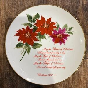 1977 Christmas Floral Series II Plate American Greetings Poinsettia